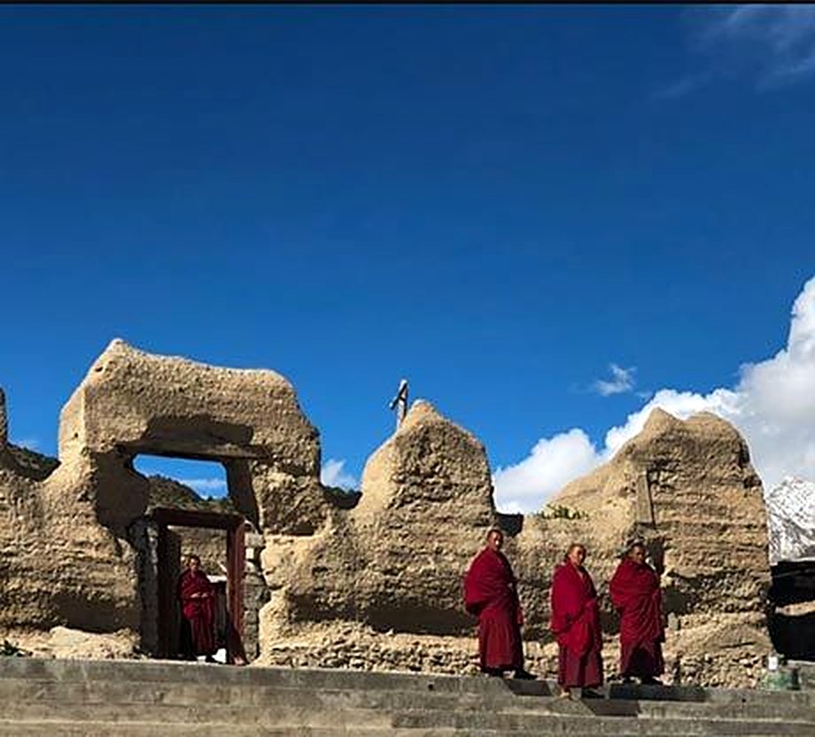 Village life beside Guxiang Lake near Bome