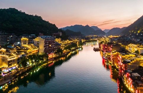 Riverview lounge at Mandu MD Sitang Villa Homestay, Zhenyuan