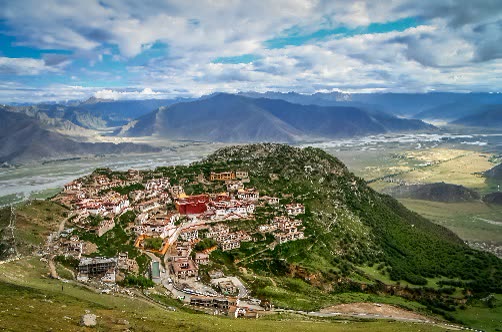 Sera Monastery and the gardens of Norbulingka in Lhasa