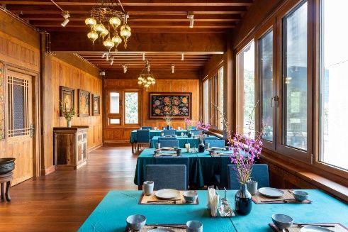 Dining hall at Songtsam Lodge Meili
