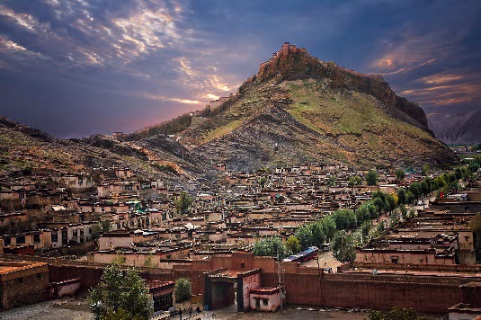 Gyantze Dzong fortress above the old town