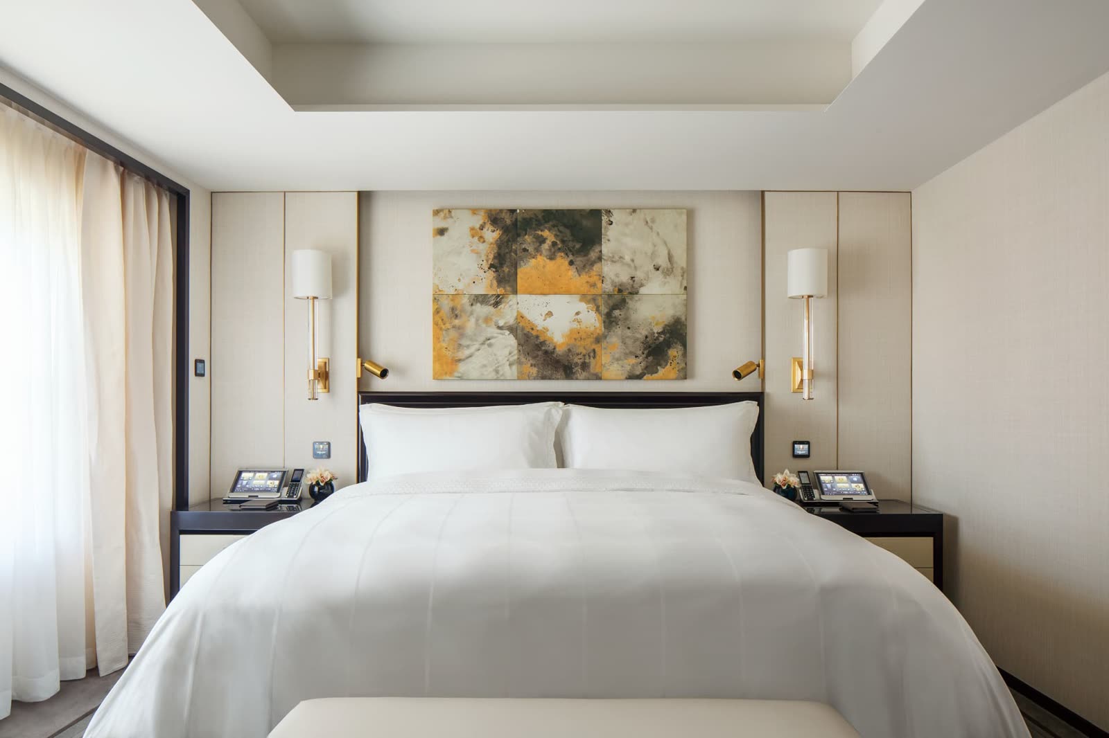 Master bedroom of a Beijing Suite at The Peninsula Beijing